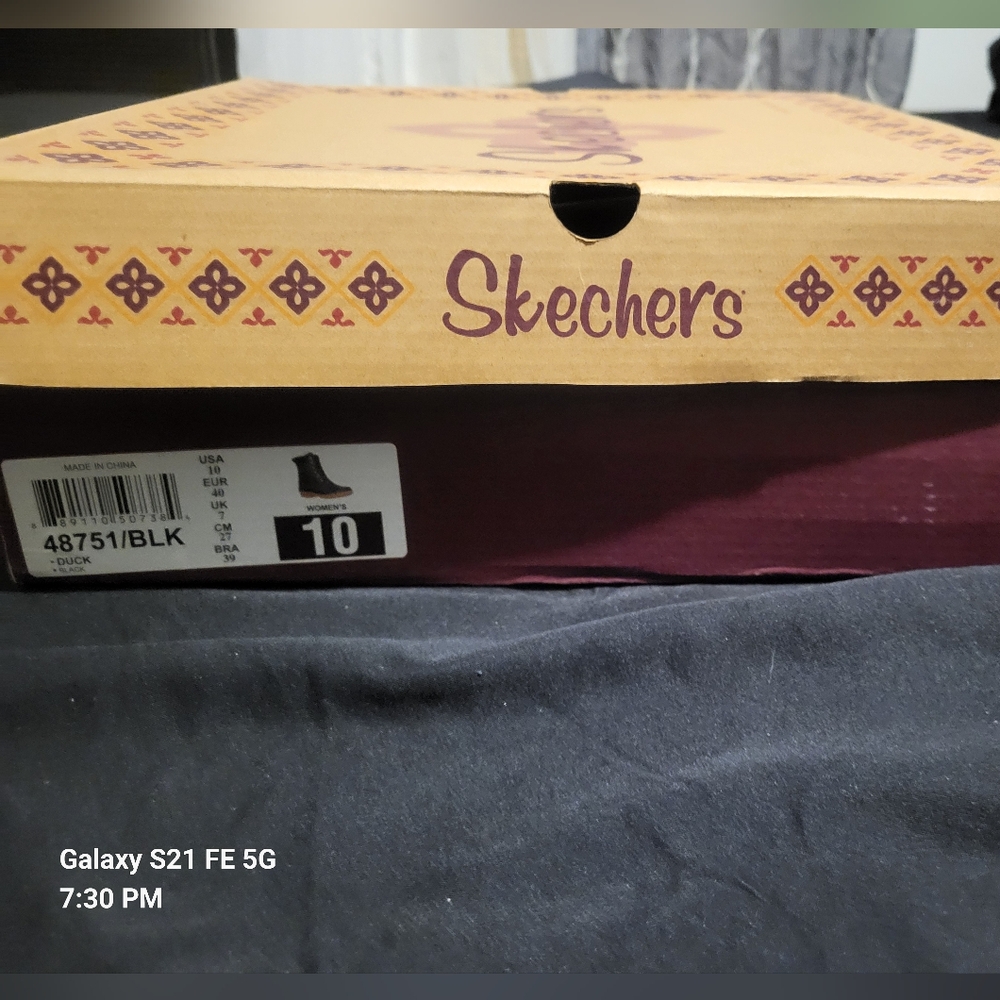 Skeckers winter snow boots
